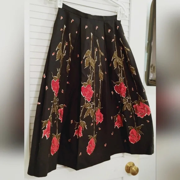 Vintage 80's Strawberry Fields Midi Floral Flair Pleated T Length Skirt. - Picture 2 of 12